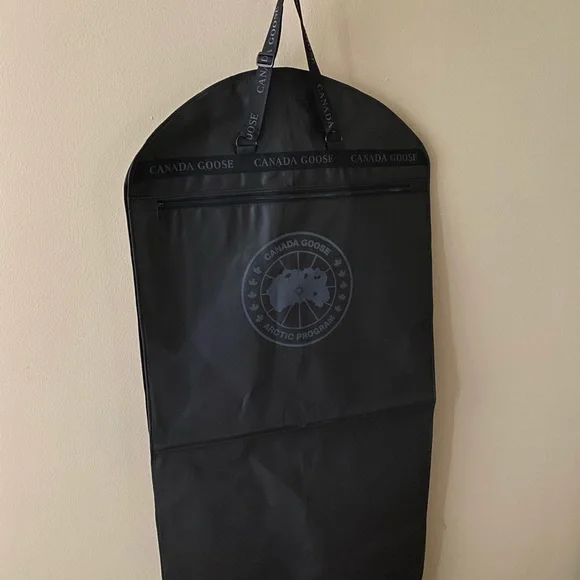 Canada Goose Garment Bag - Picture 7 of 11